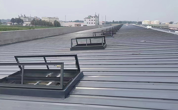 某中学室内体育馆蓝田排烟窗改造项目