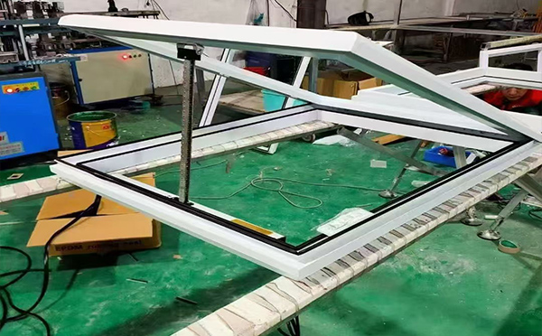 某地下车库出入口蓝田排烟窗配置工程