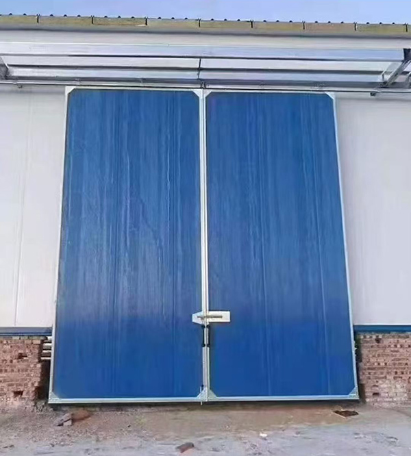 蓝田工业门在大型仓储物流通道中的应用实例